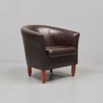 560082 Club armchair